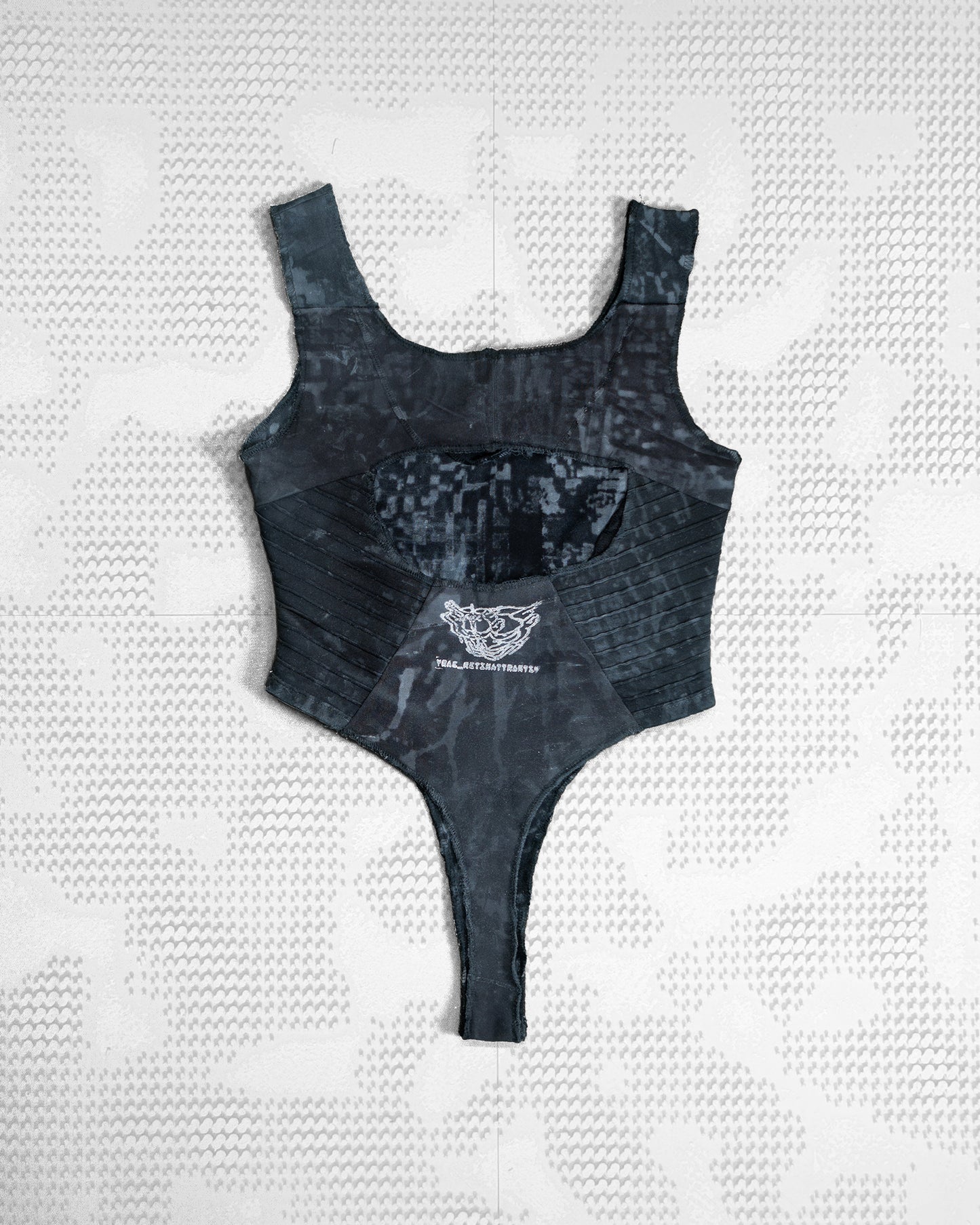 COLLAB BODY (01)