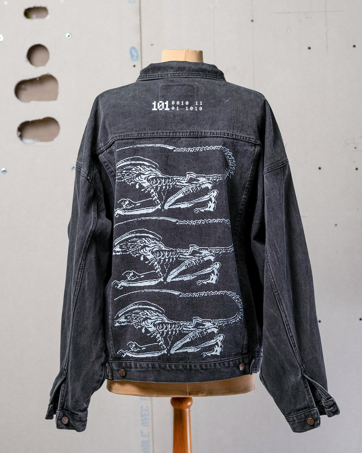 DENIM JACKET (01)